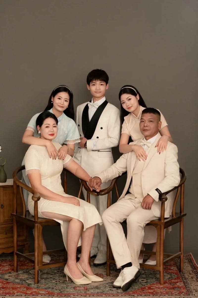 ảnh gia đình 5 người