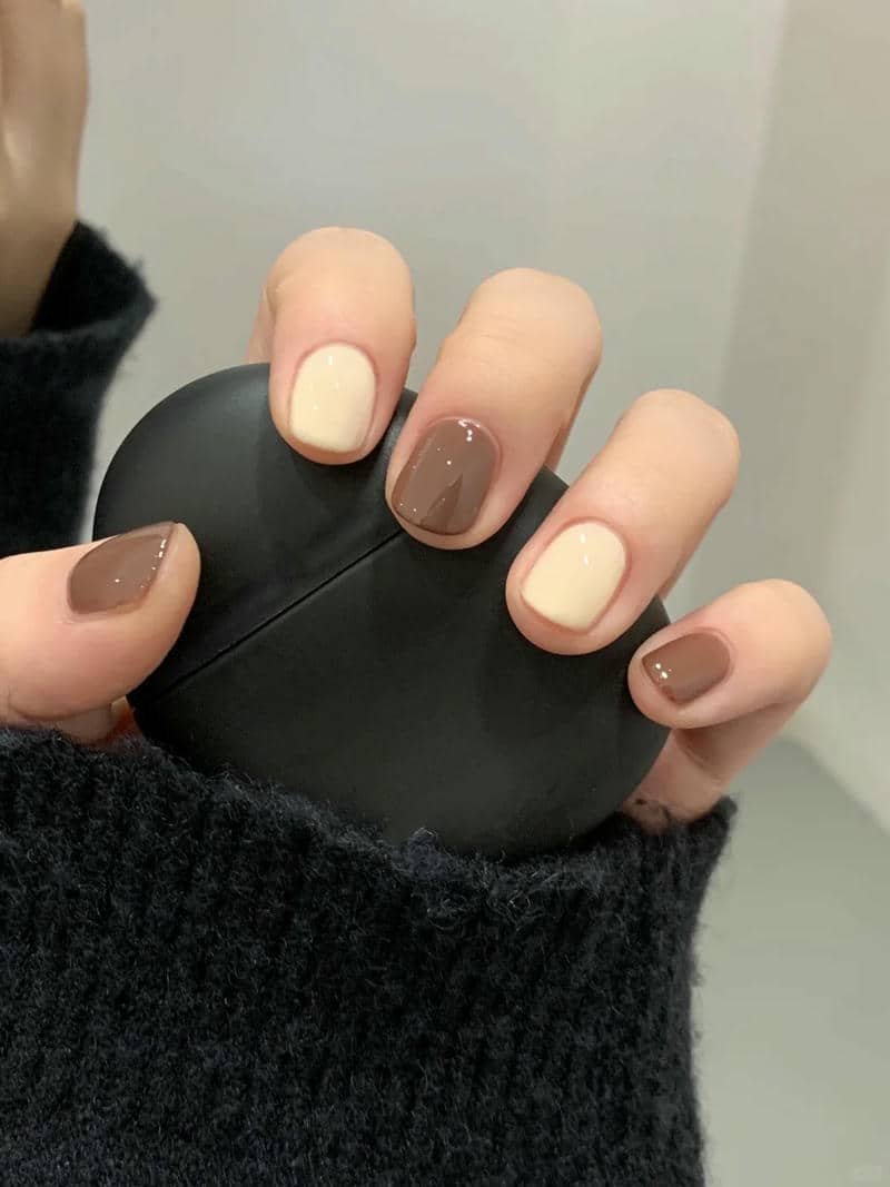 mẫu móng tay đơn giản