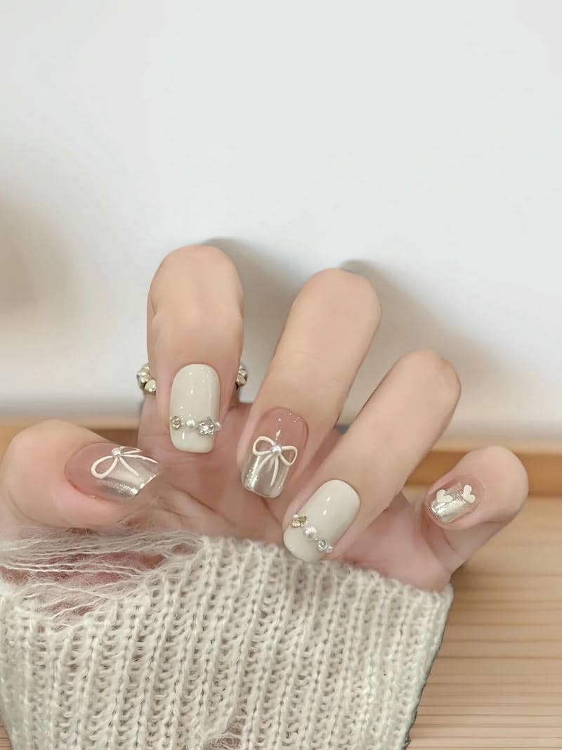 mẫu móng tay màu trắng