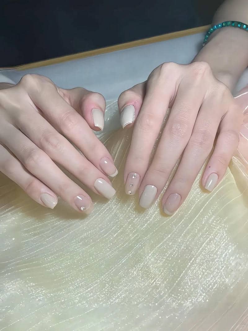mẫu nail dài đơn giản