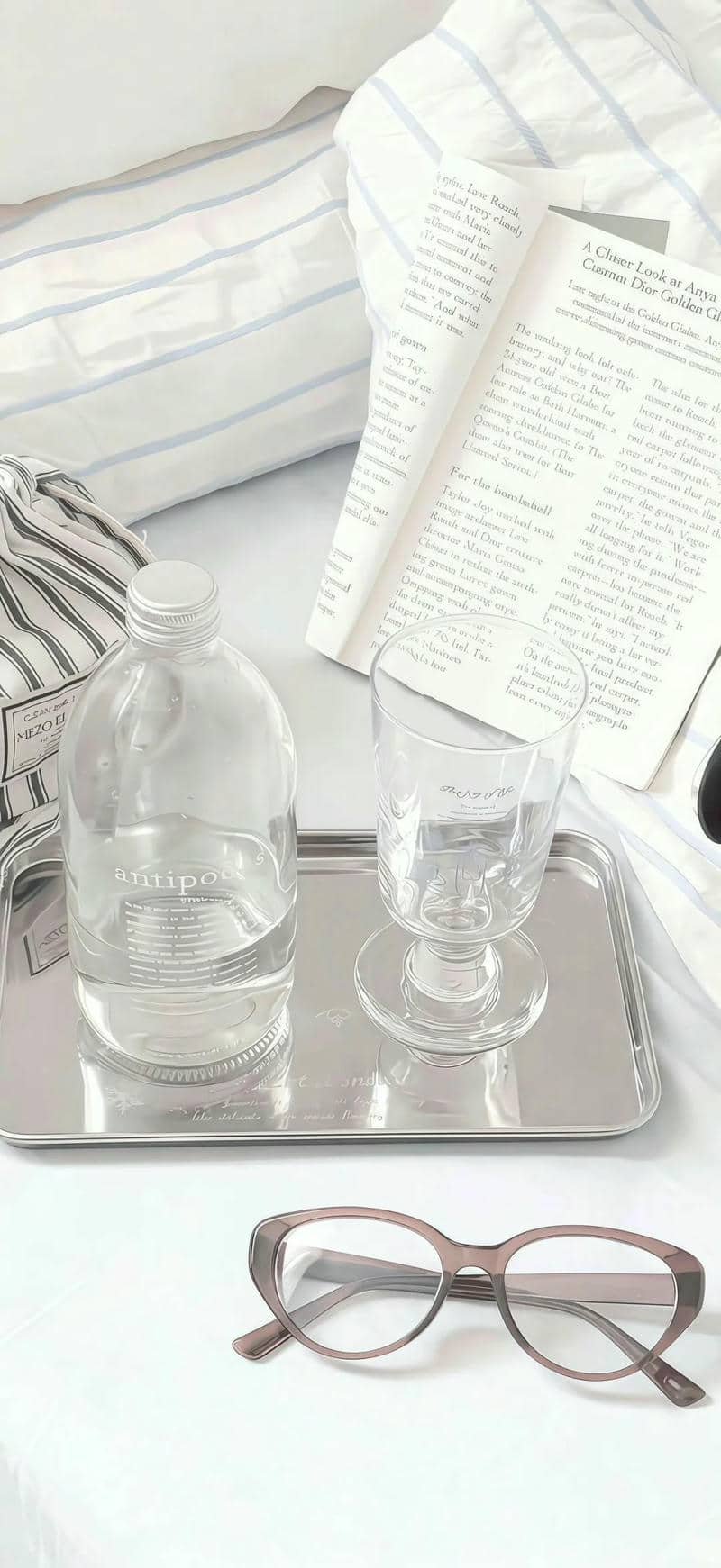 hình nền màu trắng (14)